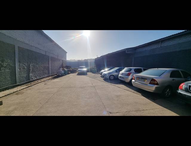 2,122M² WAREHOUSE TO LET IN CONGELLA